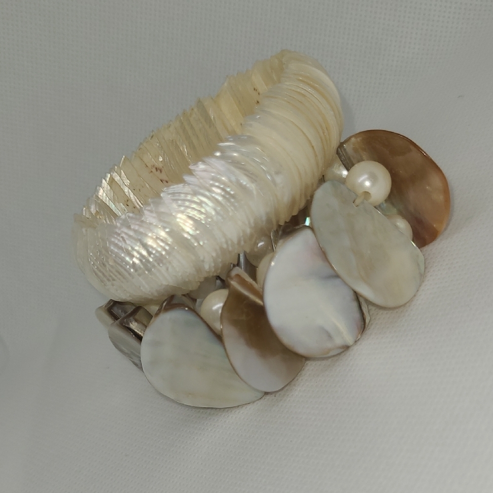 Vintage Mother Of Pearl Shell Bracelet Set Heirloom Estate Jewelry